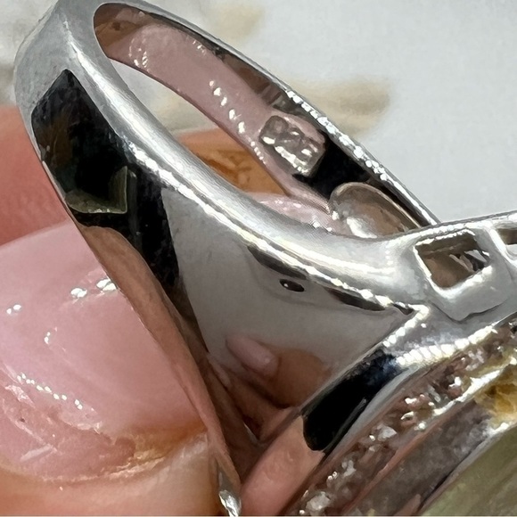 925 Sterling Silver Ring - Picture 2 of 7